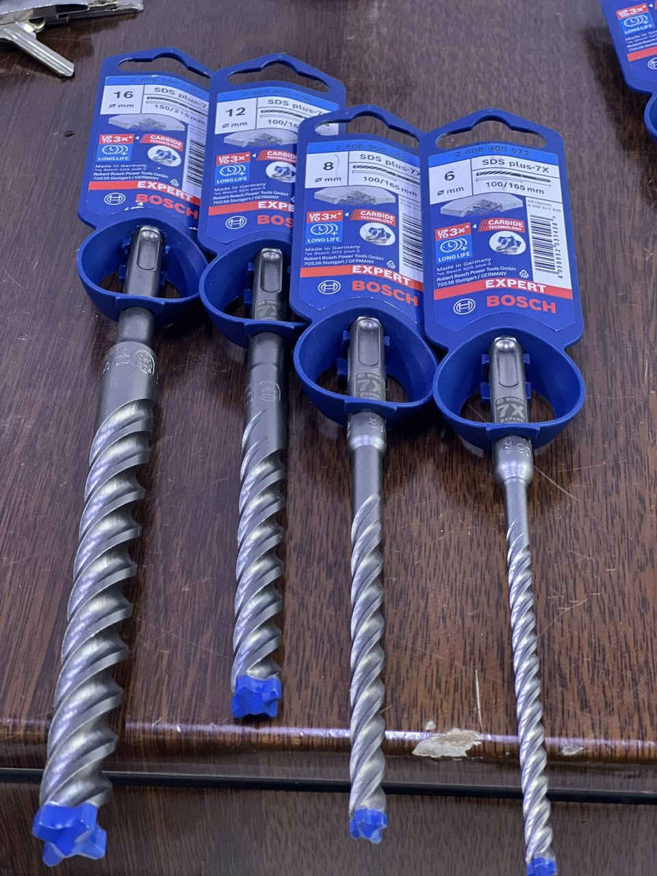 برايم بوش الالمانية اللون الأزرق
كمية متوفرة ب أسعار مخفضة للقياسات المتوفرة 
٧ - ملم متوفرة أيضا
Al-Ertikaz Bosch-***********
