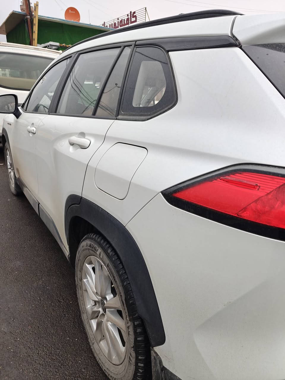 كورولا كروس  – الشكل الخليجي، فول مواصفات، علامة زرقاء !تجميع صيني

موديل،2024 | رقم بغداد ا مع كراسي داخل بيجي كهرباء 

✅ محرك 2000 سي سي – 4 سلندر هايبرد (صنع في اليابان)

✅ دفع أمامي + ناقل حركة CVT

✅ جنوط قياس 17 إنش

✅ دخول وتشغيل بصمة

✅ تحكم كهربائي كامل بالنوافذ

✅ 4مقاعد جلد

✅ تبريد أمامي وخلفي

✅ فتحة سقف (سلايد)

✅ نظام مراقبة ضغط الإطارات TPMS

✅ نظام رادار أمامي ومثبت سرعة

✅ حساس امامي خلفي

✅ بلوجكترا السياره فول واحد على واحد

• نظام تحذير التصادم الأمامي

• نظام التوقف التلقائي

• نظام تحذير الخروج من المسار

• نظام البقاء داخل المسار

✅ نظام ABS

✅ منافذ USB-C

✅جنطه كهرباء 

(ملاحضه) بيه زلغ بسيط

السعر :  165$ 

ماشيه 48 الف قابل للزيادة

للاستفسار الاتصال :***********
