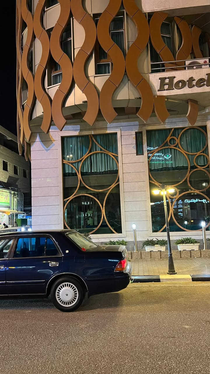 سلام عليكم اخوان 
تكم 2000 شاصي 51 2500 الاقتصادي 
بالكارتون مكينتها  وگيرها 
حدادية جديدة
تحويرة نجف فوگ وجوه ABS شغال
تخم تاير 
تبريد ثلج 
خمس دكم 
شاشة ليزري 
كشنات خلفية مساج هزاز 
بيها تعديل بالجاملغ الخلف السايق بسيط كلش بس وشغل يخبل 
منضومة زنون بيها  
كركوك كاملة وصاعدة هزة 
مدفوع كمرك وضريبة وقرصها بيها كاملة باقية بس على فلوس الرقم
مكاني النجف الاشرف
السعر 118 وبيه مجال 
***********
