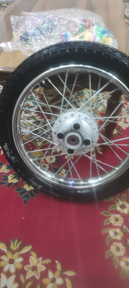 للبيع ويل خلفي 4 كير نضيف جدا
سعره 25 قفل مكاني ديوانيه حي الامين فقط الويل لان التاير طاك 
مراسله رقم واتساب ***********
