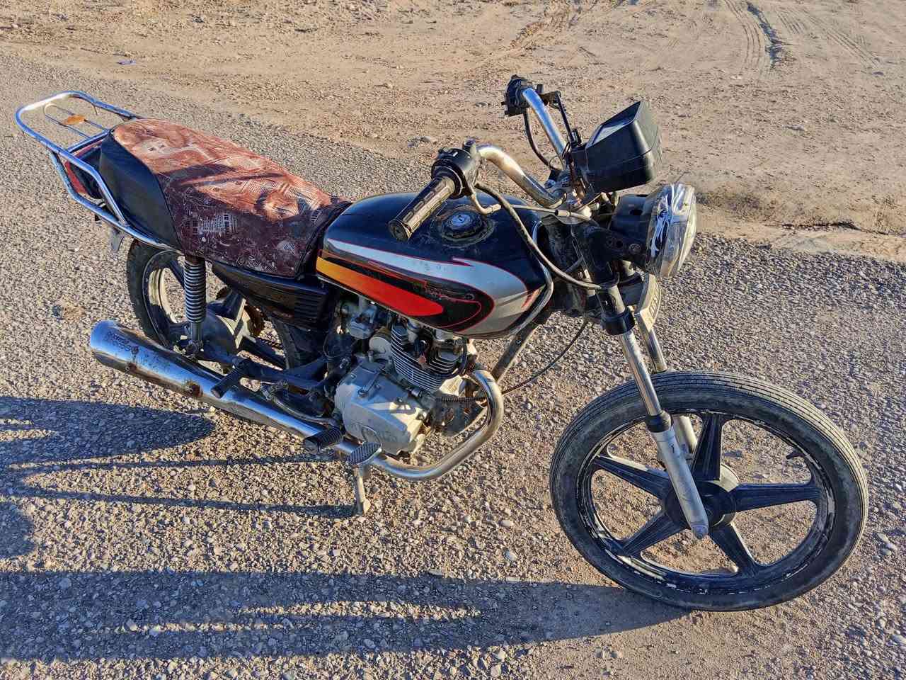 دراجه للبيع 4 نمر سلف اوراق اصولي يحتاجلها شوي ترتيب ***********
