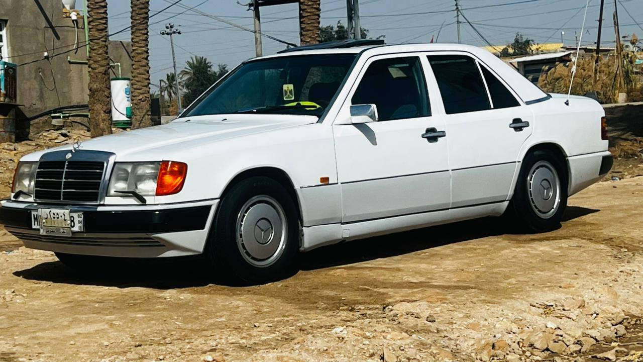 السلام عليكم  سيارة مارسيدس  مكفوله كفاله عامه صبغ جماليه فقط  سياره  كامله ما تخسر عليها ربع.   جاهزه  من  كلشي كهربائيات حداديه. تبريد  سستم  مضخم. سنترلوك  شغال مكينه وكير  مكفوله وماكو كلوب طافي   قواعد دبل سليمه
السعر 65. وبيها مجال بسيط

***********
