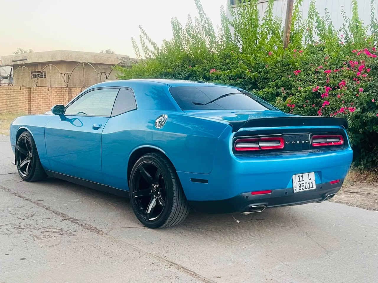 السلام عليكم
جالنجر 2019 لون مميز بحري 
رقم بغداد بسمي 
مواصفات عادية 
حادثة مرفق بالمنشور بدون ايرباك سياره جديده ماشية ٥٠ الف بدون اي نقص علية لد متغير 
مكانه :- بغداد 
السعر :- 137 
***********

