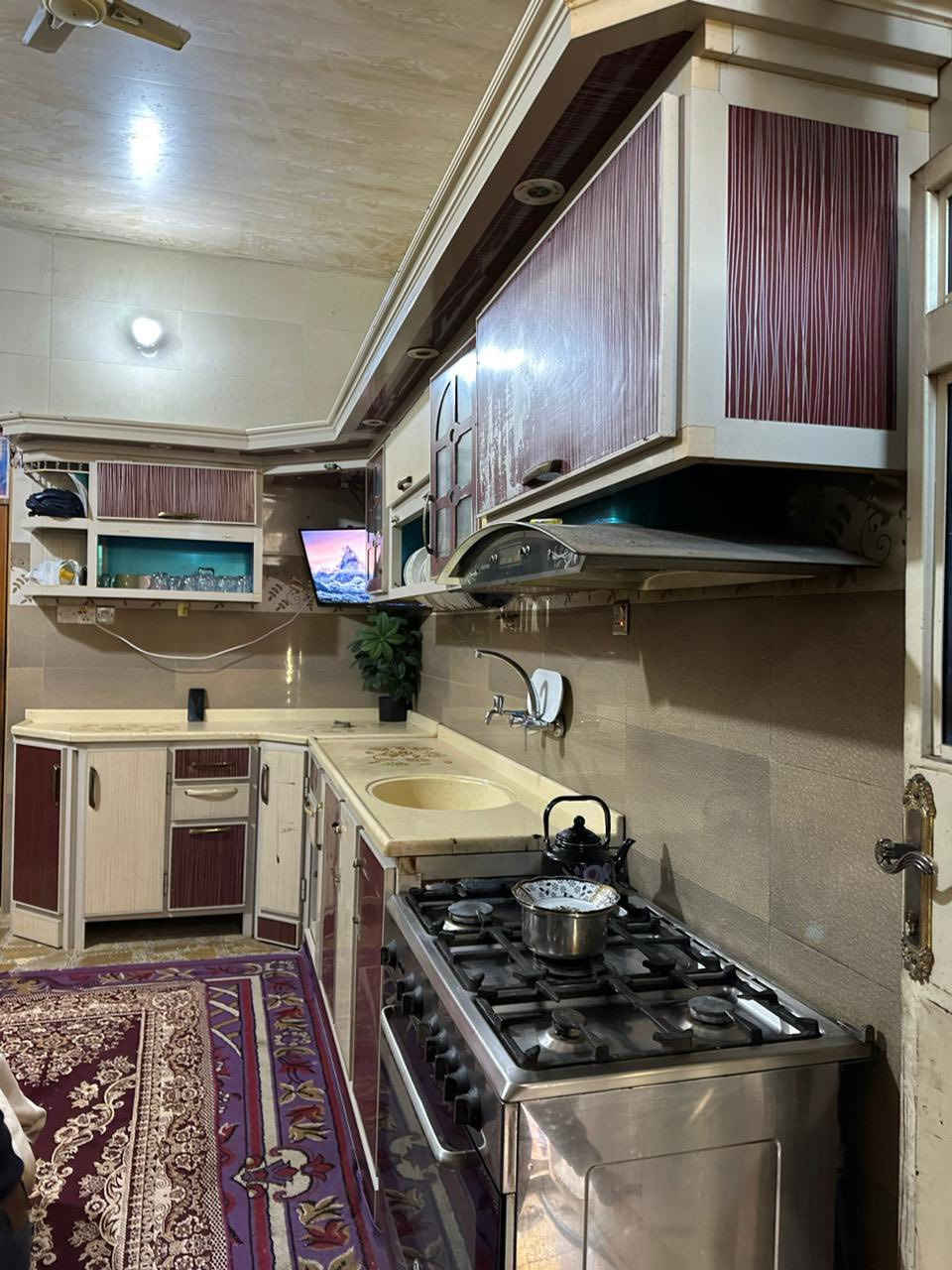 السلام عليكم كاونتر للبيع نضيف عوزة شغلات بسيطة باب زغير ويدتين مال باب وباقي كاملة وشغله كله فول يعني اصلي وكاونتر قوي واي أستفسار التصال على هاذة الرقم او وتساب ***********
