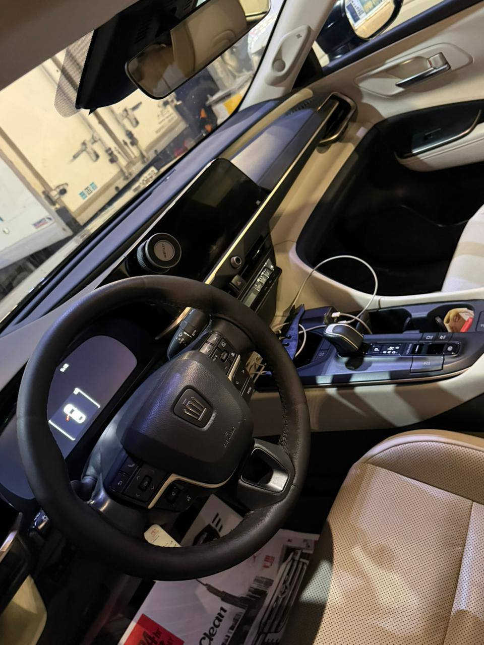 🚗 الملكة تويوتا كراون 2023 - فل مواصفات خليجي للبيع! 🚗
​لكل عشاق الفخامة والتميز، متوفرة الآن لدى شركة قمة الضيافة للاستثمار العقاري، أيقونة الفخامة اليابانية بحالة الوكالة.
​🌟 مواصفات السيارة:
​الموديل: تويوتا كراون (Toyota Crown) 2023
​اللون: أسود ملكي مميز 🖤
​الرقم: سليمانية (هزة وفحص جديد، جاهزة للتحويل)
​المواصفات: فل مواصفات (أعلى فئة) - وارد خليجي
​✨ مميزات الفخامة والراحة:
​تصميم ديناميكي يجمع بين فخامة العناوين ورياضية الأداء.
​مقصورة داخلية جلدية فاخرة مع شاشات رقمية متطورة.
​أنظمة أمان متكاملة (رادار، تحديد مسار، كاميرات 360 درجة).
​فتحة سقف، بصمة تشغيل، وأنظمة قيادة متعددة.
​اقتصادية جداً وقوية في آن واحد.
​💎 السيارة بحالة ممتازة جداً (شبه زيرو) وجاهزة للاستخدام الفوري.
​📞 للاستفسار ومعاينة السيارة:
​للمزيد من التفاصيل أو لمعرفة السعر، يرجى الاتصال بنا مباشرة أو مراسلتنا عبر الواتساب:
​📱 رقم الهاتف: ***********
​📍 الجهة المعلنة: شركة قمة الضيافة للاستثمار العقاري
​أهلاً وسهلاً بكم، سارع بالحجز فالسيارة قطعة مميزة وتستحق الاقتناء!
​#تويوتا #كراون #سيارات_للبيع #السليمانية #العراق #تويوتا_كراون #شركة_قمة_الضيافة
