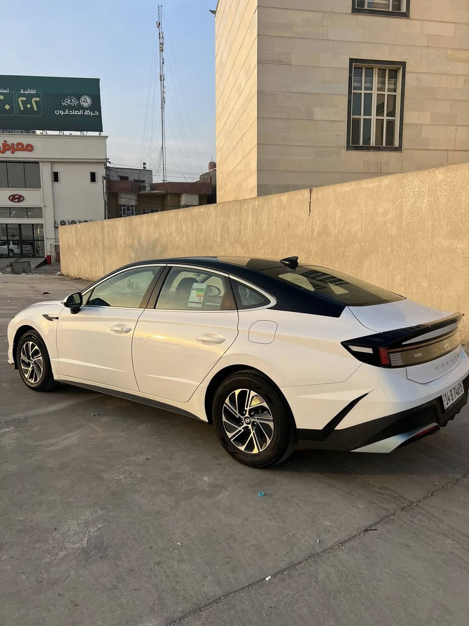 السلام عليكم 

هونداي سوناتا مديل 2024 

خليجي هايبرد كهرباء بانزين 

مكينه ألفين 

بصمه وتشغيل عن بعد وشاشه دجتل 
 وحساس امامي خلفي  ورادارات جانبيه 

تكسي دبي ربع البنيد صبغ فقط  بدون فتح بدون تبديل الباقي كفاله 

مكينه كيره بطاريات كله كفاله 

رقم بصره بأسمي تحويل ثاني يوم 

السعر 185$

 مكاني البصره / ***********
