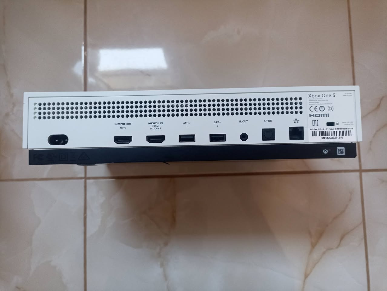 Xbox one s 
fih 2 compte cp wm3mr les joux 
فيه زوج ليكونت معمرين ليجو، وفيه ليجو متيليشارجين يعني تلعب بلا قايم باص 
جامي تفتح بتيكي قارونتي ومنات دوريجين ما فيها حتى بربلم 
ليجو لي تقدر تيليشارجيهم:

Dead Island Definitive Edition
Assassin's Creed Unity
Middle-earth™: Shadow of Mordor™ - Game of the Year Edition
Kingdom Two Crowns Monarch's Crown
Assassin's Creed® Odyssey
Assassin's Creed® IV Black Flag
Forsaken Remastered
Friday the 13th: The Game
THIEF
WWE 2K18
MB Coins
Hellblade: Senua's Sacrifice
PREY
RAW
DARKSTALKERS RESURRECTION
CHAMPION MODE ISAAC FROST
SPECIAL SET 3
R-TYPE DIMENSIONS™
UNLOCK DIPSWITCHES
STREET FIGHTER III: ONLINE EDITION
CASTLEVANIA HD
JEREMY MCGRATH'S OFFROAD
F1™ 2014
ALIEN BREED EPISODE 1
FAR CRY CLASSIC
FAR CRY® 2
DD: DARK ARISEN
FEASTDAY COMBO PACK
DRAGON AGE: ORIGINS
STAR WARS™ Battlefront™ II
Grand Theft Auto V
Mass Effect™: Andromeda – Standard Recruit Edition
ARTORIAS OF THE ABYSS
Slain: Back from Hell
CALL OF DUTY® 2
Forza Horizon 3 Standard Edition
Mount & Blade: Warband
SEGA VINTAGE COLLECTION: ALEX KIDD & CO.
OBLIVION
Call of Duty®: Modern Warfare® Remastered
Call of Duty®: Infinite Warfare
F1™ 2016
Duke Nukem 3D: 20th Anniversary World Tour
Deus Ex: Mankind Divided - Digital Standard Edition
Warhammer: End Times - Vermintide
Dead Rising 2 Off the Record
Just Cause 3
Star Trek Online: 500 Zen
SOULCALIBUR II HD
ESCALATION: PACK 2 [EN]
DOOM
TOM CLANCY'S RAINBOW SIX SIEGE
CALL OF DUTY®: BLACK OPS
FORZA MOTORSPORT 6 STANDARD EDITION
ROCK 'N RACING OFF ROAD DX
VICTORIAN LEGENDS PACK
WOLFENSTEIN 3D
MIRROR'S EDGE™
FINAL FIGHT: DBLIMPACT
TTT2 BONUS MOVIES PACK A
TTT2 BONUS TRACKS PACK A
GUNSTAR HEROES
DOOM
IKARUGA
CASTLEVANIA: SOTN
RESIDENT EVIL: DELUXE ORIGINS BUNDLE
RESIDENT EVIL0
RESIDENT EVIL1
RESIDENT EVIL2
RESIDENT EVIL4
RESIDENT EVIL5
RESIDENT EVIL6
RESIDENT EVIL7
RARE REPLAY
STAR WARS™ BATTLEFRONT™ SEASON PASS
QUANTUM BREAK
CLOAKED IN SILENCE
TC'S RAINBOWSIX VEGAS2
SÉBASTIEN LOEB RALLY EVO
THE LAST MAHARAJA MISSIONS PACK
JACK THE RIPPER
METRO REDUX
ASSASSIN'S CREED® SYNDICATE
COD: BLACK OPS III
VELOCITY 2X
FALLOUT 3
RE REV 2 SEASON PASS
UNDEAD NIGHTMARE PACK
RED DEAD REDEMPTION
OSTRACIZED
HYDROPHOBIA
AMY
SPECIAL SET 2
FORMAL WEAR
CHEERLEADER KASUMI
CHEERLEADER KOKORO
CHEERLEADER TINA
WHAT A CHARACTER
TRIALS HD
FLASHBACK
MIDNIGHT CLUB: LA
MARVEL VS. CAPCOM 2
MASS EFFECT
ALIENS™: COLONIAL MARINES - MOVIE MAP PACK
ACE COMBAT: AH
MORTAL KOMBAT ARCADE
SHINOBI
DAYTONA USA
SEGA VINTAGE COLLECTION: STREETS OF RAGE
COMMAND AND CONQUER 3
LEFT 4 DEAD 2
ALICE: MADNESS RETURNS
F1 2012™
C&C RED ALERT 3
DEAD OR ALIVE 5
DEUS EX: HUMAN REVOLUTION
ALIENS: COLONIAL MARINES
LEFT 4 DEAD
SKYRIM
FIGHT NIGHT CHAMPION
L.A. NOIRE
SAINTS ROW®: THE THIRD™
GTA IV
DEAD SPACE™

prix: 29 ( زوج ملايين وتسعمية) 
راني في وسط غليزان وتوصيل متوفر بشرط تفارسيلي 50 الف قبل مانبغثلك لاكونسول ونحيهالك من دراهمها 
رقم الهاتف: 0556896329


**إذا كنت صاحب هذا الإعلان وتريد حذفه لأي سبب، رجاءا أرسل رسالة إلى الدعم الفني**