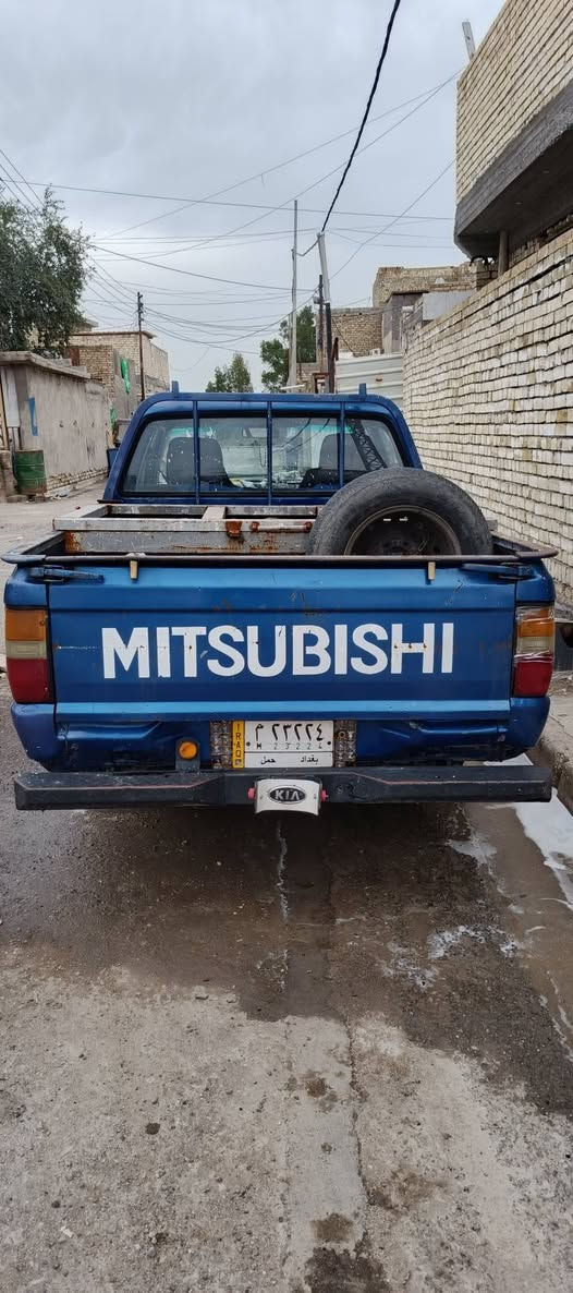 السلام عليكم
مسيوبيشي مديل 93 مكانهه بغداد العبيدي 

رقم بغداد الماني باسمي

محرك سوناتا وكيرهه عادي البلادي

صدرهه جديد

زوج تايرات خلفي جديد

محجرهه موجود انطيكيا 

بيع او مراوس بسياره صفره

سعرهه 30 وبيهه مجال للطيبين
***********
