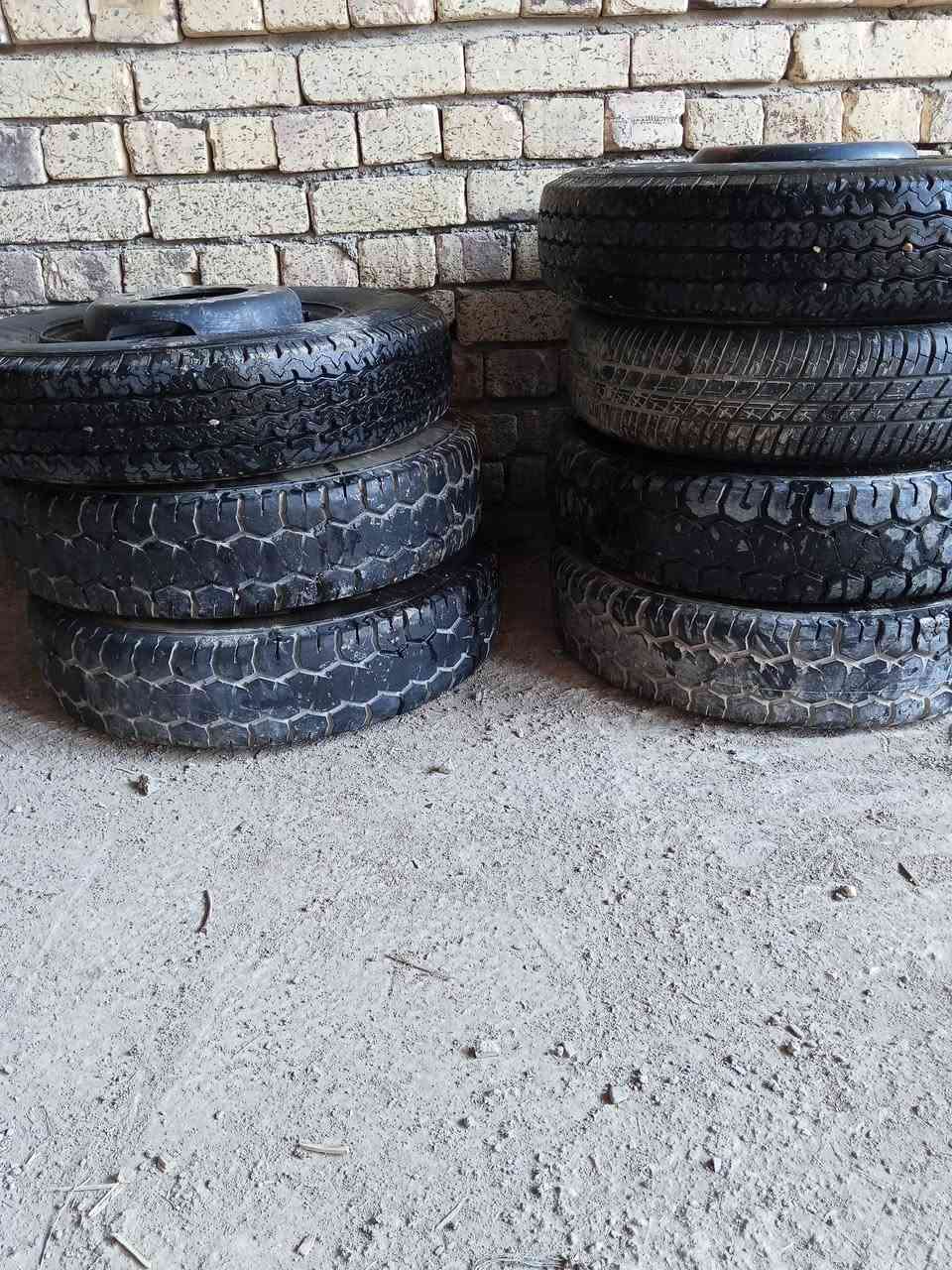 تاير ويل 13 للبيع نضيفات شد وطلع
سعر 350 ديوانيه مركز *********** خاص مفتوح
