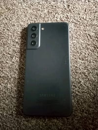 سامسونك s21 fa 5G مبدل شاشه وسط الون حلوه بس من يحمه تعلك شاشه كون طفي...
