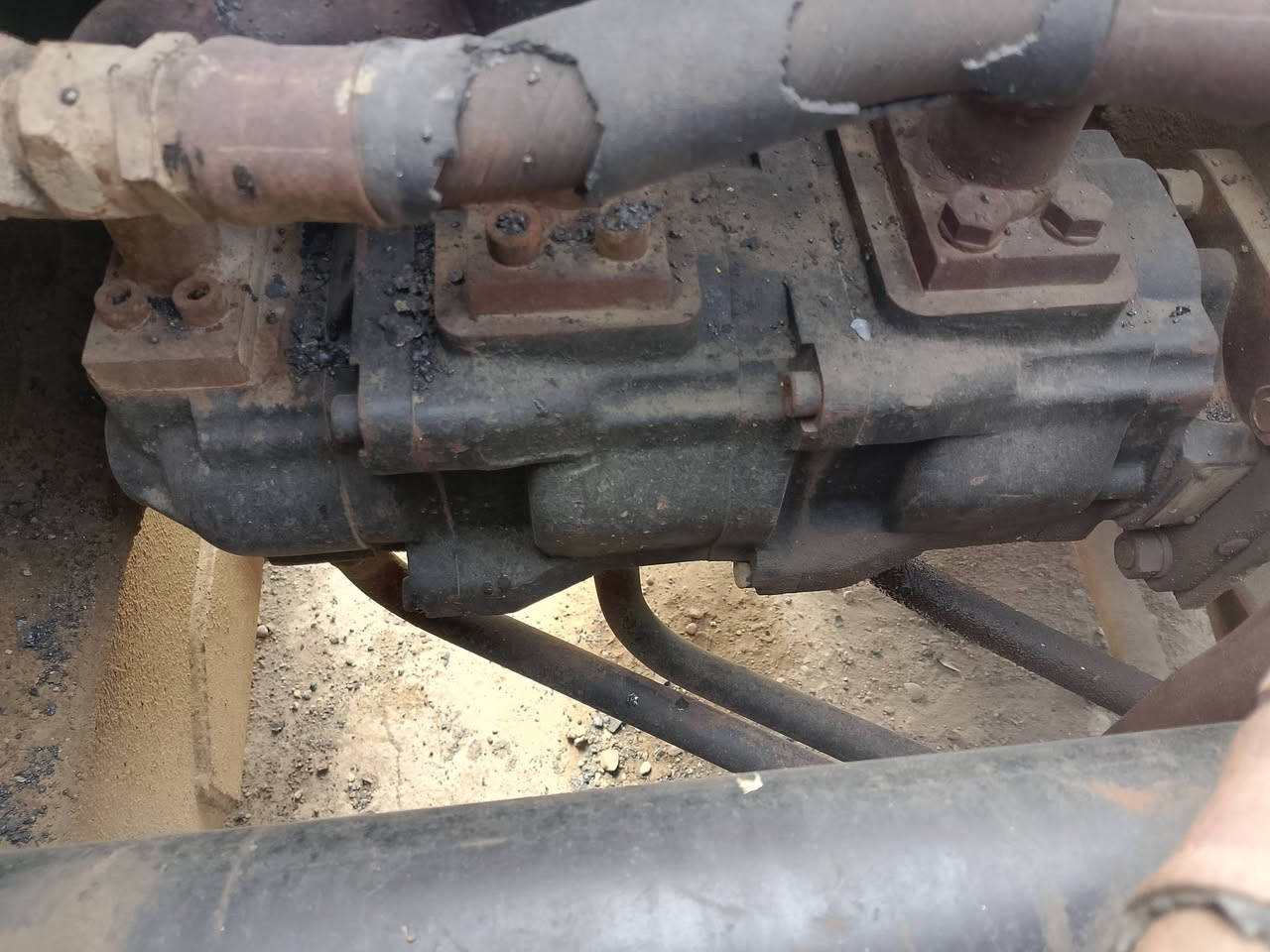 مضخة 3 خانات للبيع مال 30 طن ***********
