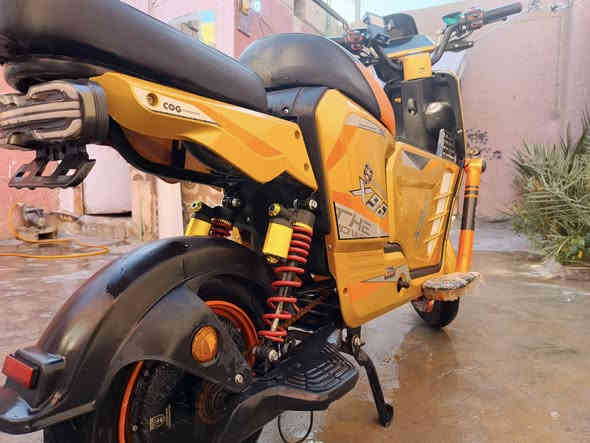 الدراجة استخدام 15 يوم فقط مانقصها برغي

بيها 5 بطاريات 33 امبير اقوى بطاريات بالسوك

الملف 2000 السرعة 107 عـ 4 نمر

تمشي تقريباً 50 كيلو او اكثر 

تشتغل بصمة وسويج و عن بعد

كلشي شغال بيها كاملة مكملة

السعر 575 وبيها مجال للطيبين

***********

موجود واتساب و فيس
