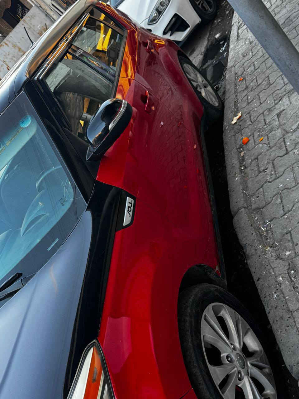 السلام عليكم كيا صول للبيع فقط موديل 2014 
كير او مكينه خير من الله 
السياره بيه مكانات صبغ ابيع حزلم بدون دواخل 
مواصفات السياره 3 وضعيات قياده فول تحكم ستيرن 
شاشه كامره دواره منضومه زنون اصليه شادله 
السعر 98 اوبيه مجال
مكاني الدوره *********** احمد متواجد واتساب
