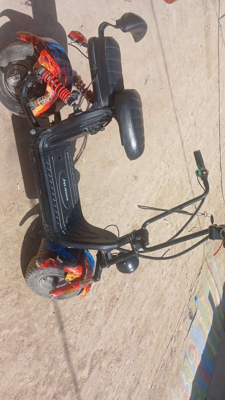 السلام عليكم ورحمة الله وبركاتة عندي دراجة دراجة شحن بيها بطاريه سرعته 30 السعر 400وبيها مجال العنوان بغداد الحبيبية ‎***********
