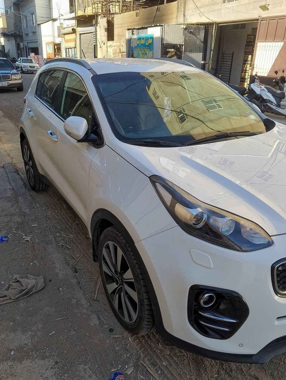 السلام عليكم سبورتج موديل 2018 رقم بغداد ماشيه السياره 95 حقيقي مكان السياره البياع او حي العدل  رقم ***********
