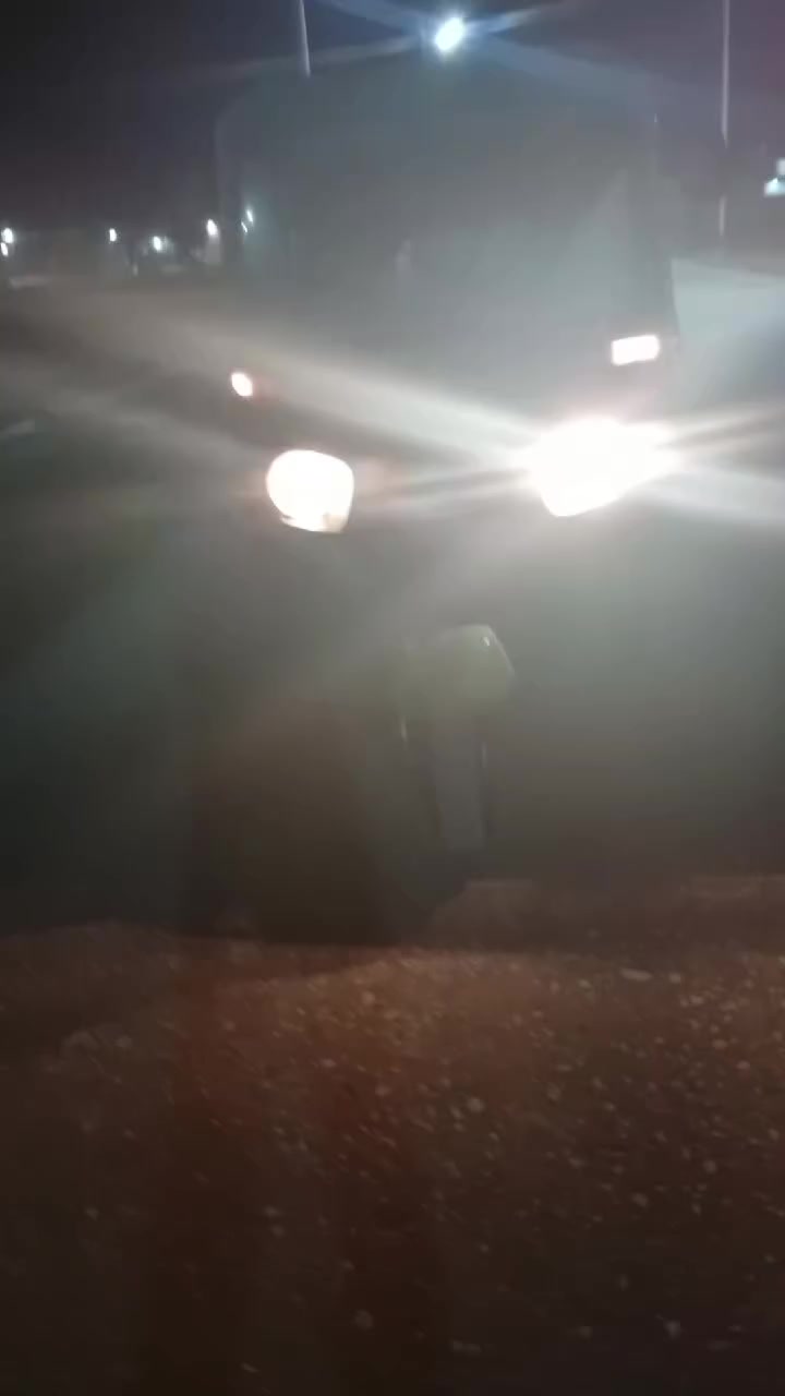 سلام عليكم شباب تكتك 22وعشرين رقم وسنويه بيه بس دحكه جوه لغد صغيره كلش فقط ولا باقي كفاله عامه مكينه شرط ما مدل زنجيل ول شراي يدلل هاذ رقمي ***********
