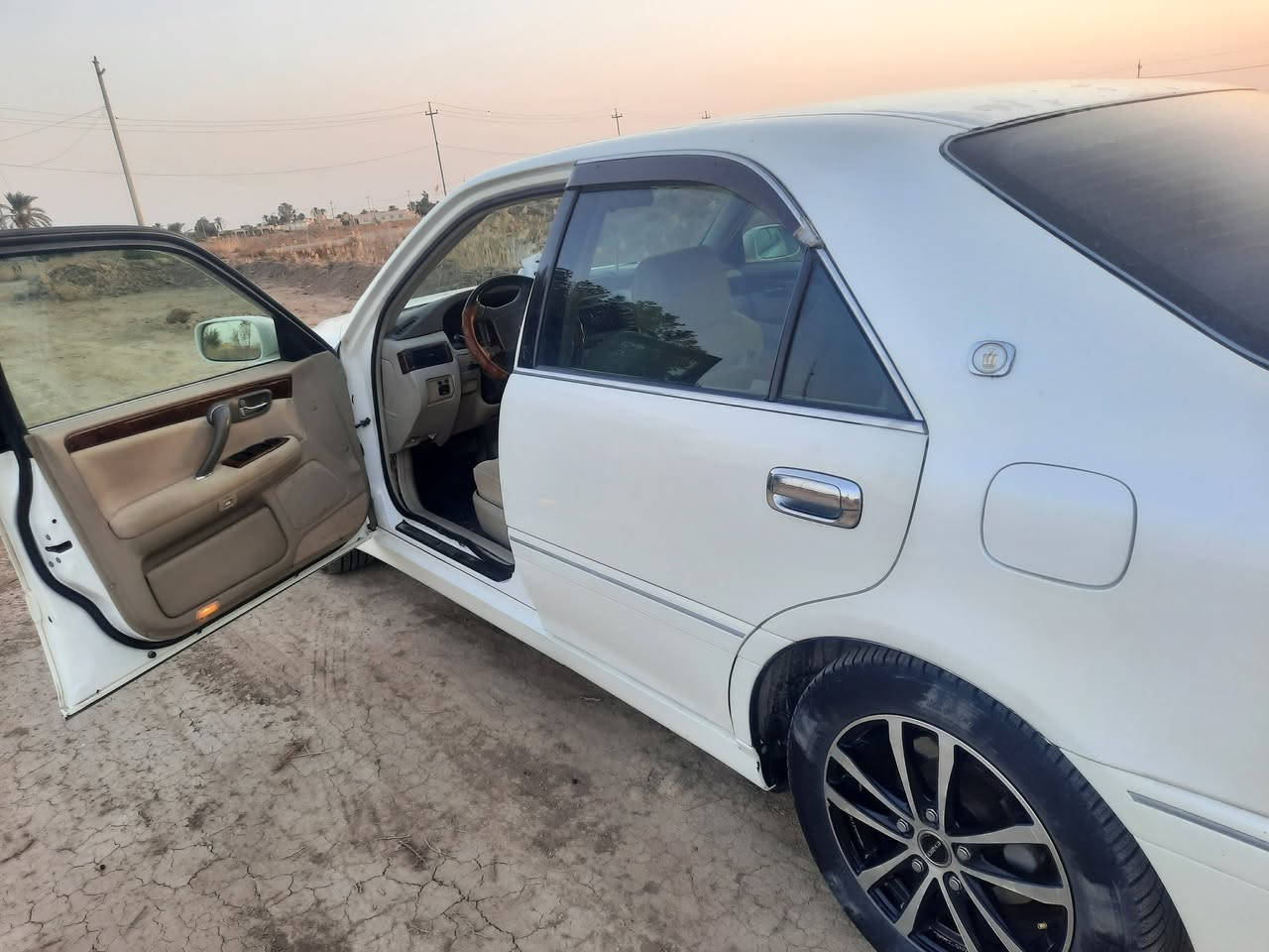 ملكه ادواد كصه قماره فقط السعر 50 للستفسار ***********
