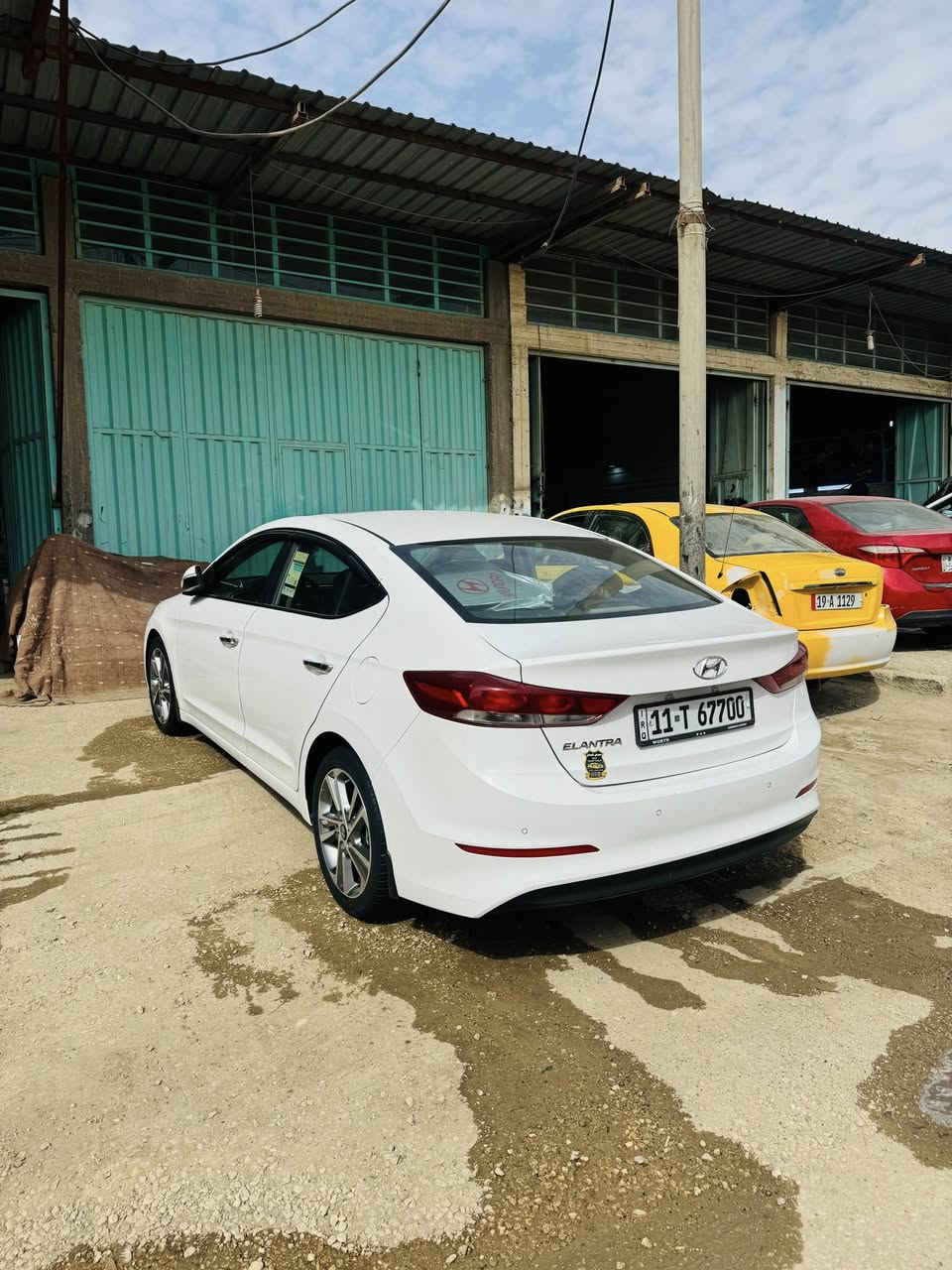 السلام عليكم هونداي النترا 2017 خليجي فئة GLS فول  مواصفات 1/1 عدا البصمة 
فتحة سقف
تحكم مقود
شاشة وكامرة دوارة 360 درجة
لايت LED نهاري
ويل 17 كروب المرغوب مع5 ويلكب
مراية جانبية شفط
اشارير بلمراية
يدات نيكل بلادي
داخل صاج
تبريد قطعتين
محرك 2000 دوش المرغوب ما مفتوح كفاله محرك وكير وحدادية 
جلد مشمشي بلادي مع تغليف كشنات وارضية جديد
رقم بغداد بأسمي تحويل مباشر فحص وهزة وسنوية كلة جديد 2030 
مكفولة من الصبغ والتبديل والضربة فقط بارد بسيط ومكحل ع كدة وما مبين بس بلسونر والسونر مرفق بلمنشور 
صدر امامي خلفي جديد تخم تاير وباتري قبل 15 يوم مبدلات جدد السيارة جاهزة من كل النواحي
مكاني كربلاء 
للاستفسار ***********
