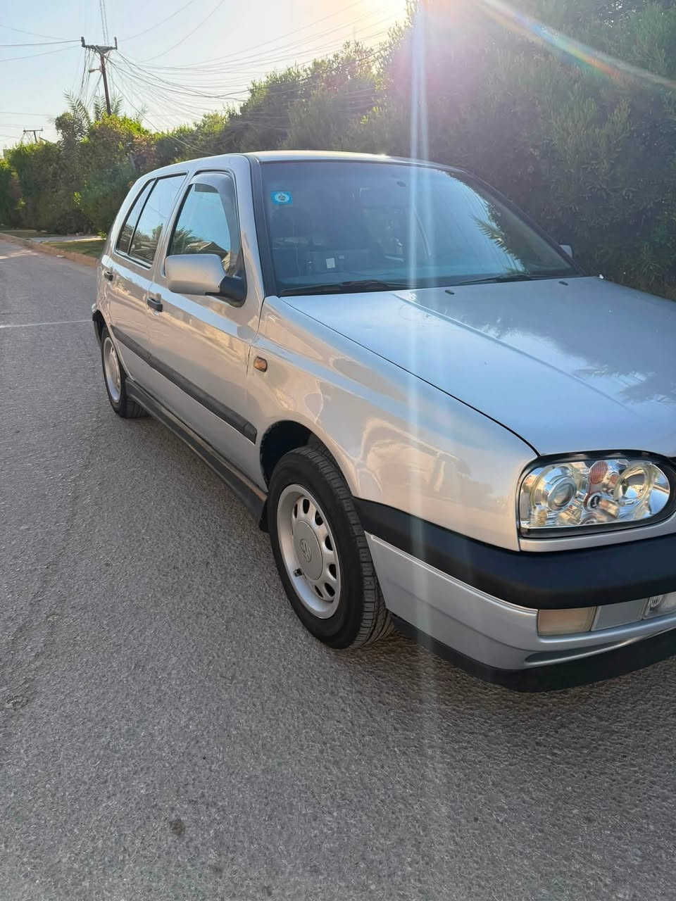 السلام عليكم كولف vw3موديل 1994 مصبوغه للجماليه جاهزه من جميع النواحي كل نقص مابيهه مثل متشوفهه السعر 55 $ فوك ال60 صايره الله شاهد 
العنوان بغداد الدوره *********** @
