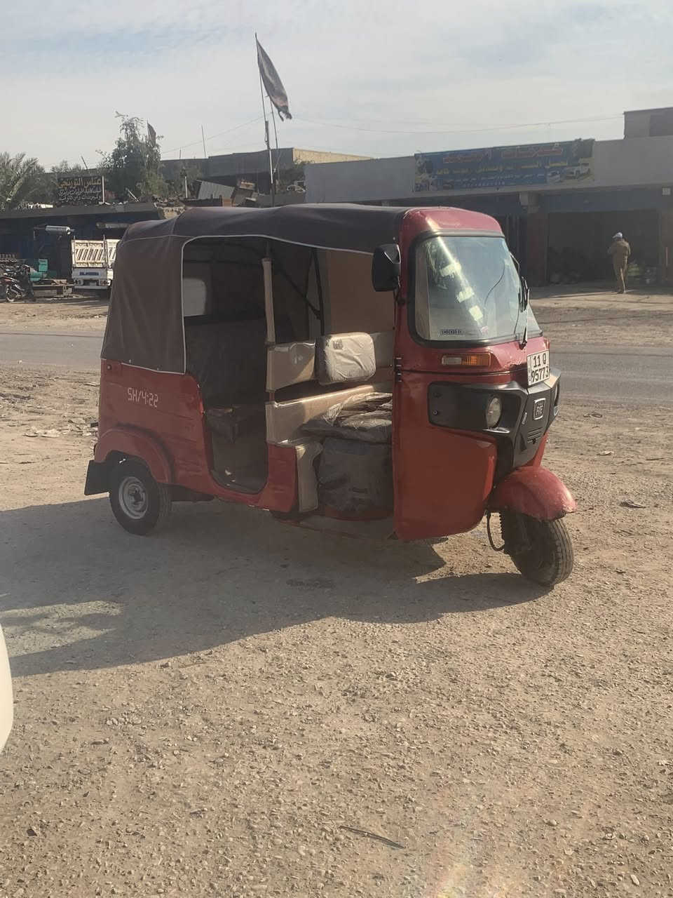 السلام عليكم تكتك موديل ١٨ شهر ١١ رقم سنويه السعر 4 /900بيه مجال حك جيه مكينه مال عشرين.  مكان بل حبيبيه ***********
