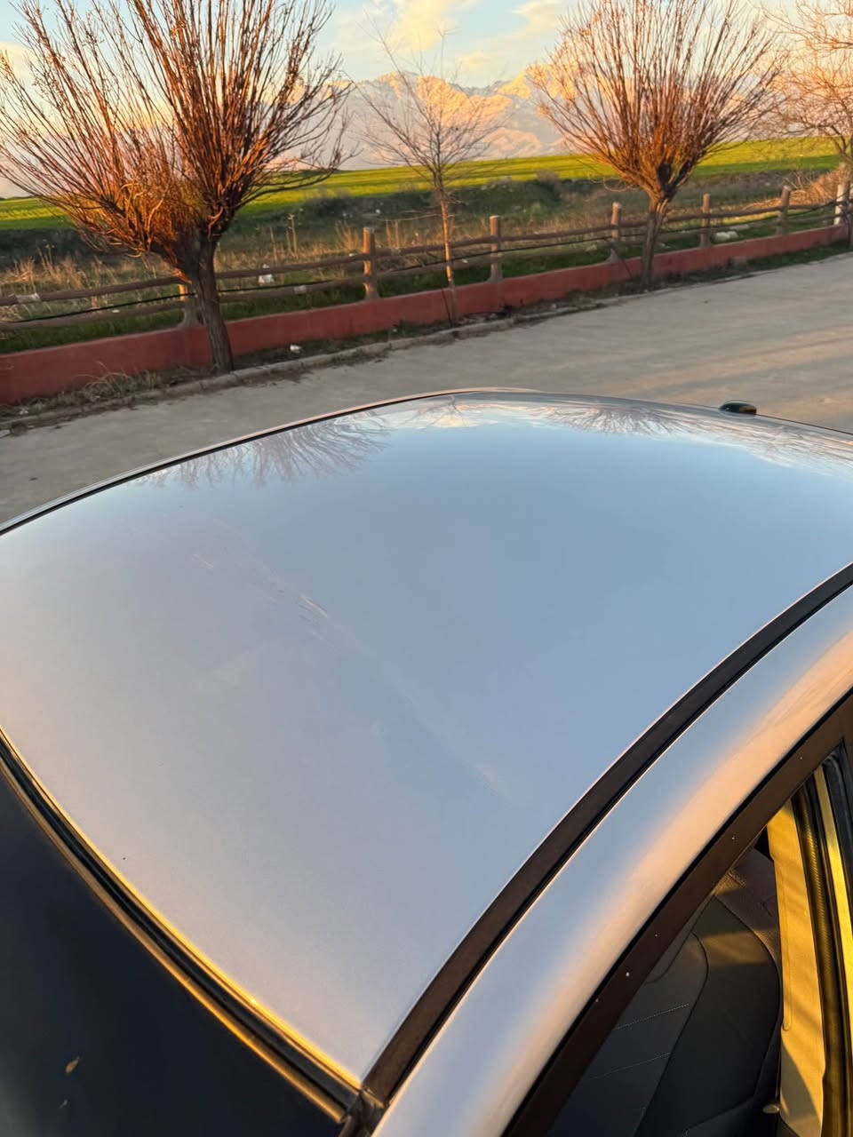 هۆندا ئاڤانتی 2009👌
گێر مەکینە تەبرید بەشەرتە
زۆر پاکە و ماڵی دۆستە و کامل مەسرەفە
فول مواسفاتە تەنها سڵاید نیە
خایس و کەڤەر گۆراو بە شەرتە
کوشن جلد و هیتەرە
بەردی گزۆز بیلادی
هەموو گیانی وەک شوشەیە
نرخی ٥٠ گەڵا و مجال
شوێن قەڵادزێ 
*********** رانية, السليمانية
