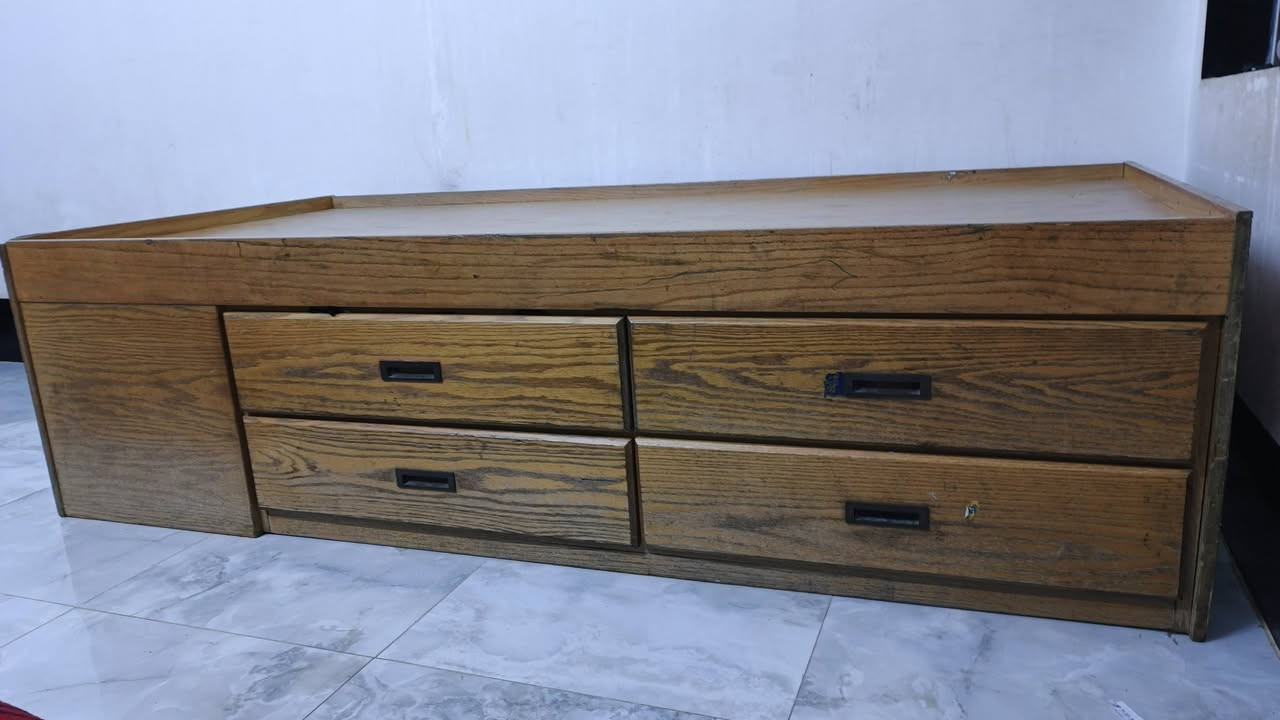 جربايه للبيع 
ترهم جربايه وبوفيه 
بيه اربع جرارات 
والهشب درجه اولا  
السعر خاص
او رقم  ***********
