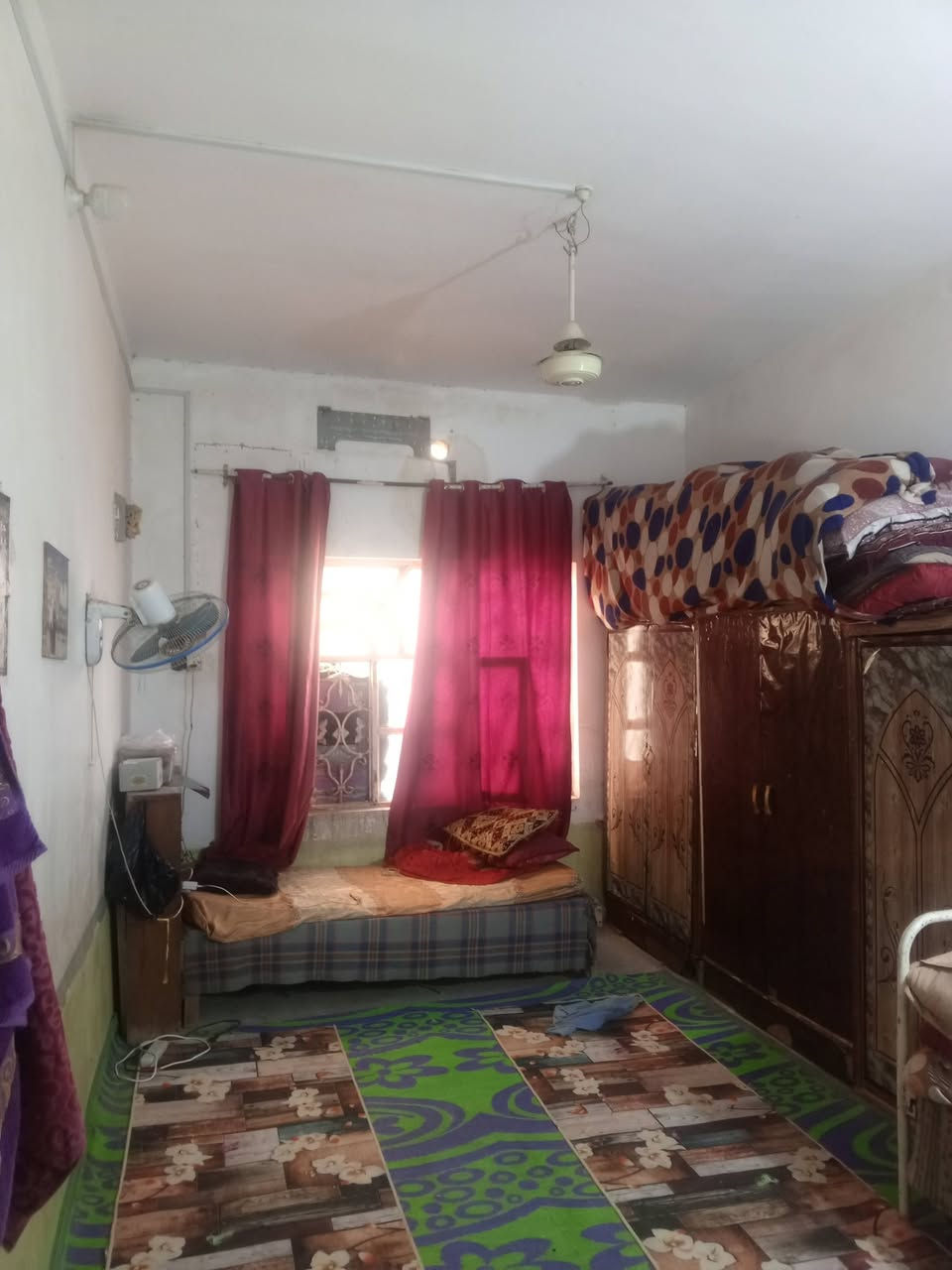 السلام عليكم البيع
يوجد بيت 220 متر قرب حسينيه السواق غرفتين وصاله حمام داخلي ومساحه جبيره يم بيت الحويش عن الشارع العام 150 متر تقريبن ماي كهرباء ومجاري.. سند 25 طابو زراعي .. سعر التفاصيل الرقم *********** واتساب موجود ***********
