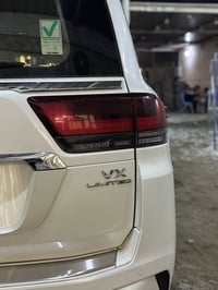 لاندكروز 2024 VX لمتدد ساز اصليه ام الضمان فول لفول 1/1 السياره بعدها ...