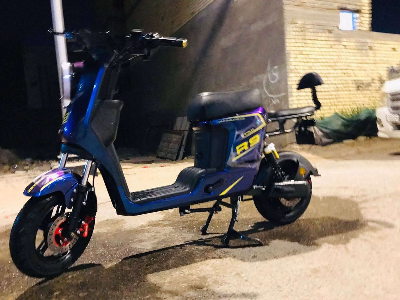 دراجة شحن للبيع 2025 في البصرة
دراجة شحن R9 للبيع نضيفة 

دراجة كهربائية للبيع 

5 بطاريات ونلي الأحمر 32 امبير 

4 نمر سريعة السرعة 110

دراجة حلوة ونضيفة 

كهربائيات كلهن شغاله 

اشاير يمنى يسرى گلوبات 

دراجة كاملة 

السعر 450 وبيهه مجال قليل للشراي 
العنوان : البصرة حيانيه 
الرقم : ***********
