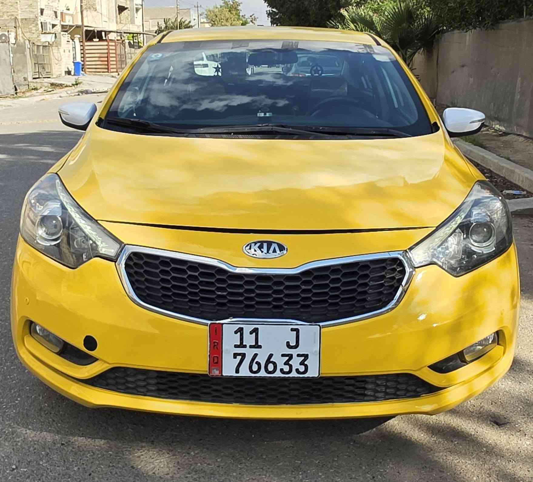 كيا فورتي 2014 وارد امريكي
رقم بغداد بأسمي رقم وهزه جديد 
حادث هلال الجاملغ الخلفي وشويه من الباب بدون ايرباك 
رقم الشاصي مرفق بلمنشور
السياره جديده 
تخم تاير جديد سانترا 
صدر امامي خلفي جديد 
دوشمه كشنات وارضيه 
مصبوغه السياره صبغه جديده 
مكينه كير جاهزه 
السعر ٩٨ وبيه مجال جدا بسيط 
مكاني الدوره حي الصحه 
***********
