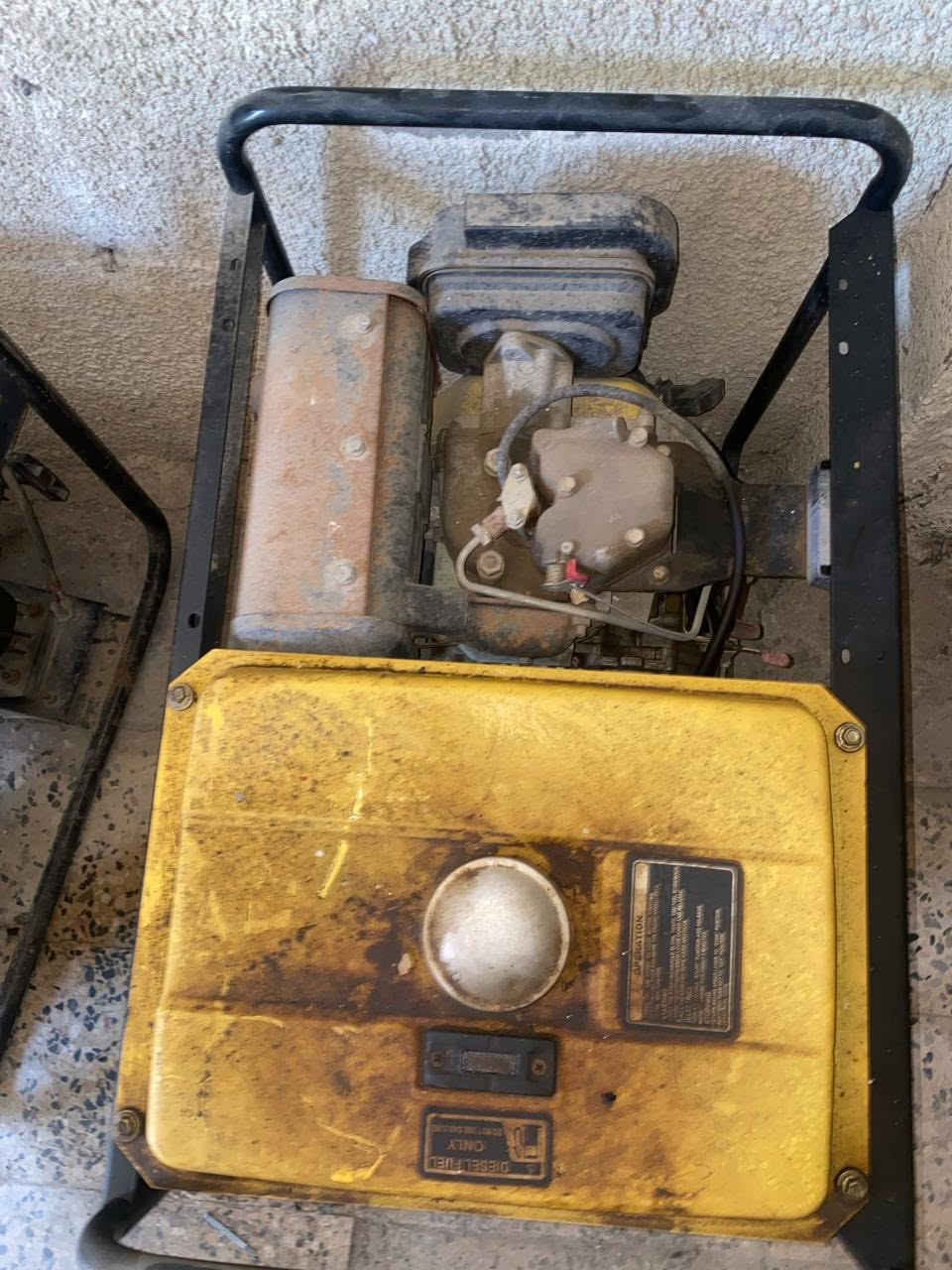 * للبيع مولدات عدد ثنين
* 
* DPW 200D
* Powered by Robin (محرك روبن الياباني)
* على لوحة التحكم مكتوب Welder AC وGenerator KVA
* تيار اللحام يصل إلى حوالي 180 أمبير AC. 
* 
    لحام AC حتى 180A.
* مخارج كهرباء 110/220 أو 120/240 فولت.
* قدرة المولد تقريبًا بين 5 إلى 7 كيلوفولت أمبير (kVA) حسب وضع التشغيل
* ***********
* بغداد
