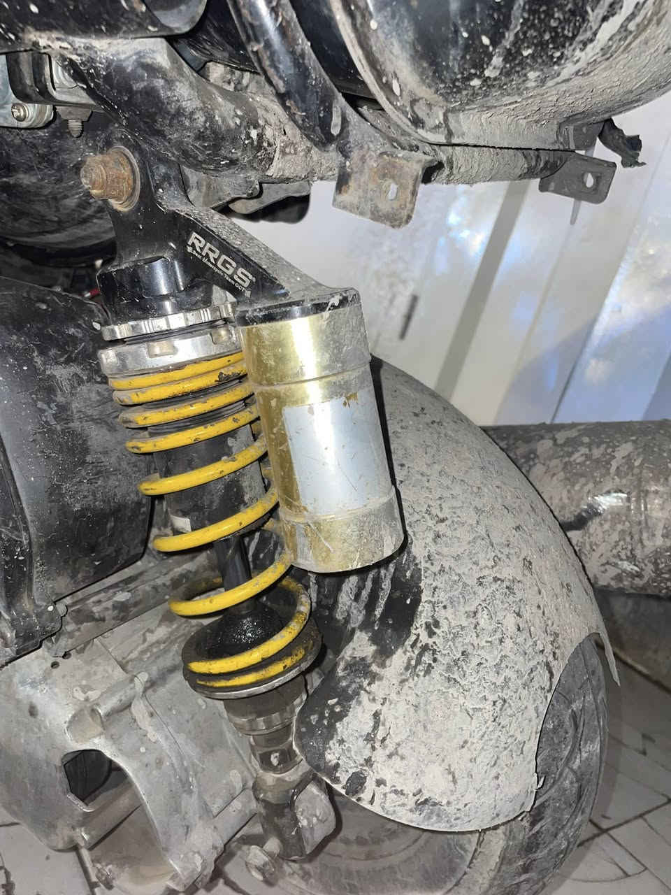 السلام عليكم 
ماكس مال لعب للبيع 
الدراجة شلعه ومعدل ماشاءالله 
المكينه 49 بلادية جانت 55 رجعت بلادية 
تزويدها كله اصلي وليس تجاري .
دبل RRGS ذهبي وسلفر
قبق فلاوين SMRT سلفر
ملقط رياضي سلفر 
فراك بريك سلفر
قبق كور اصلي بنفسجي
قطرة دهن سلفر
شيال بنفسجي رياضي
صالصنه صجمية 
كلجات رياضي اصلي
كفراتها موجودة الاصلية 
——
الدراجة وصخه مابيه حيل اغسلها 
——
سعرها 450 وبيها مجال للشراي واهلاً وسهلاً بيكم
مكاني بغداد الكرادة ***********واتساب 
التزويد كله اصلي وليس تجاري موضح بالصور .
