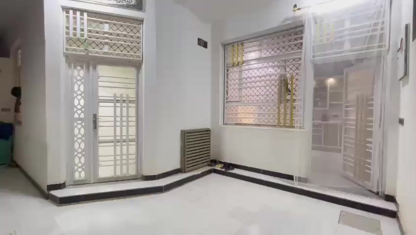 بسم الله الرحمن الرحيم
بيت للبيع المساحه ٢٠٠م طابو صرف مطلوب اسكان يبعد عن الشارع العام ٥٠م على ساحه المكان ناصريه منطقة شهداء الحشد(الكناهره) قبل لا تدخل ناحيه اسديناويه مكون من ( استقبال+صاله+غرفتين نوم+مطبخ+صحيات داخليه وخارجيه+حديقه داخليه) الاستفسار الاتصال على الرقم ( *********** )
