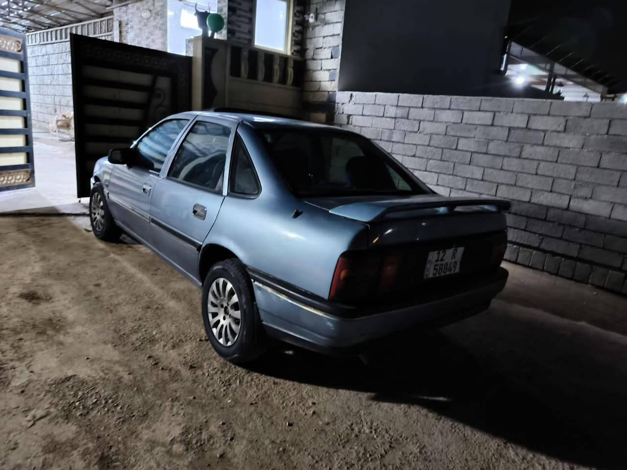 السلام عليكم
للبيع او المراوس 
فكترا 20
موديل 90
سلايت بيها + اربع تكوات
داخلها جديد 
كابون بيها رقم نينوى باسمي اني الشرعي
سنويه وهزه جديده 
سياره كير ومحرك شرط لا صرف لا نفخ
كهربائيات كلو شغال 
طخم تاير جديد 
سياره شرط طبه 
السياره جاهزه 
السعر 40 وبيها مجال 
السياره بدون ضرر شرط دكة جاكوج ما بيها مصبوغ مكانات اني ابيع عام جماليه بدون معجون 
مكاني سهل نينوى شلالات يم دجلة ستي


**إذا كنت صاحب هذا الإعلان وتريد حذفه لأي سبب، رجاءا أرسل رسالة إلى الدعم الفني**