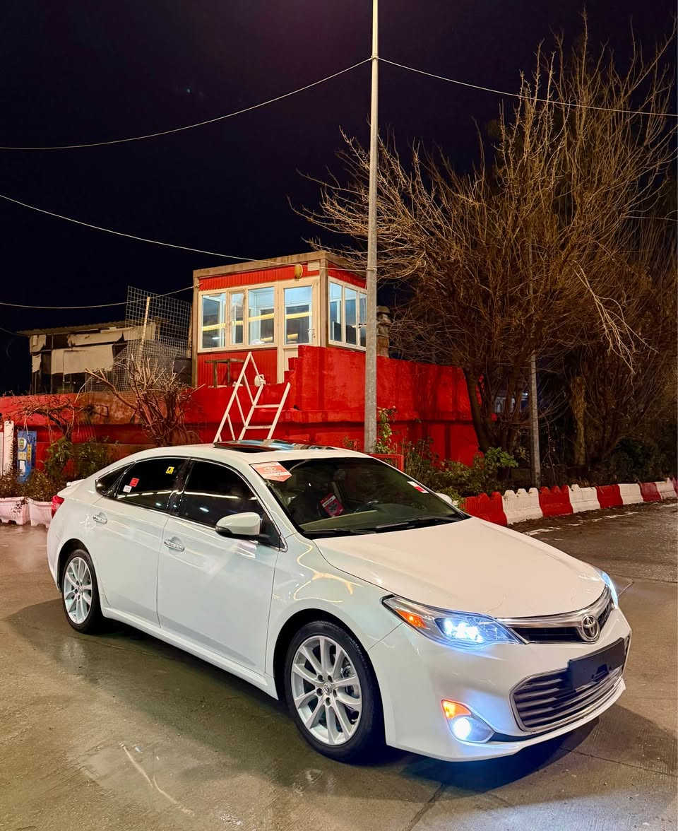 ‎تويتا ئه ڤه لؤن ٢٠١٣
‎ مواسفات ئه مريكي لیمتد بي ره قه م دوبي براوه براوه 
‎فول مواسەفات 
‎به سمه كوشن خه زن 
‎كوشن كاره باي  كوشن گه رم 
‎كامل مسروف كراوه  
‎٤ تايه و ويلي لؤكي له ژيره ١٨ 
‎توندو تؤله  
‎دەعموليدروي نيه 
‎كيرو مه كينه ي به شه رت ديجتاليشي نيه 
‎شوين رانيه 
‎نرخ ٩٦ گلا محامليكي كه م 
‎فايبر واتسئاب
***********
*********** رانية, السليمانية
