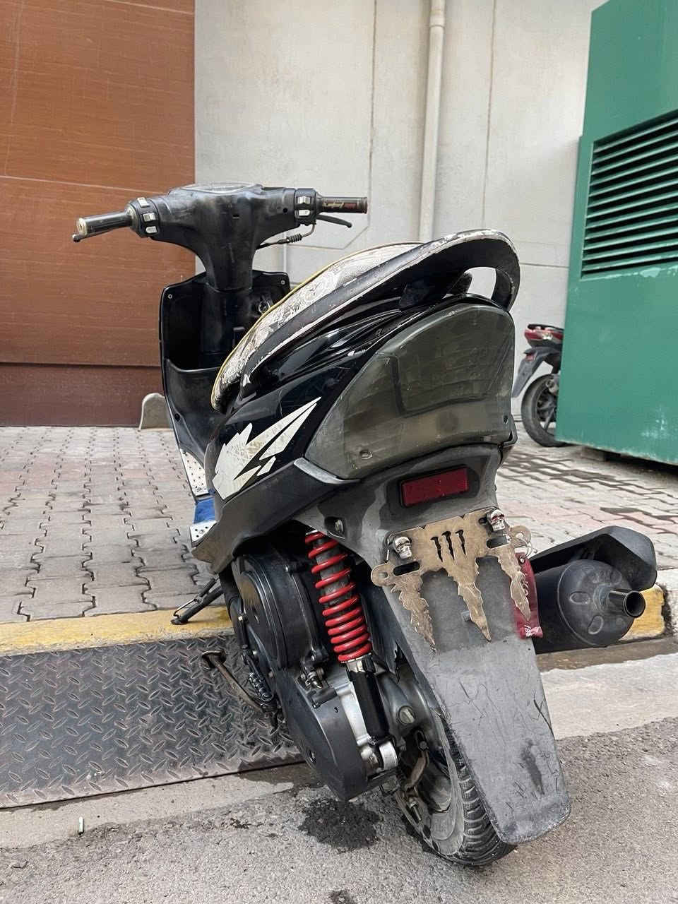 يالله سلام وعليكم
ماكس عدله بلاديه ختم واحد 
كهربايات كله شغاله سلف هندر 
لايت عالي ناصي اشاير  
شلعه معدل كامله دراجه فقط شخاطه مال سلف عاطله سعرهه 3الف 
كلجات بلادي اصلي  ادامه كامله صدر دبل خلفي تايرات 
مكاني دوره + كراده 
سعر 650 بيهه مجال حك الجيه 
*********** واليجي ميرجع نشالله اله راضي 🤍🤍
