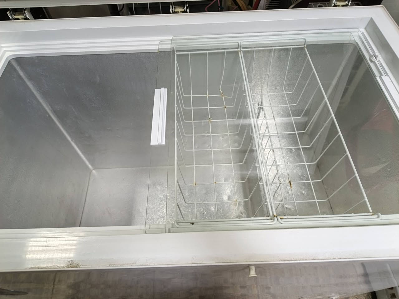 مجمدة ميدي نظافة ٩٠ بالمية ما داخله تصليح تفحص وتاخذها تجميد فول سعر 200 ألف أو بيه مجال, *********** لامين قرب ساحة الصدرين
