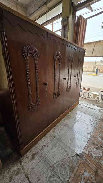 ✨️سلام عليكم✨️مستعمل اليوم نظافة جيدة. 
🚪كنتور بابين طابقين خشب ثقيل
 سعره: ٩٠ 
🚪كنتور أربع بيبان طابق واحد سعره: ١٣٠ 
📦بوفيه نفس تصميم الكنتور سعره: ٩٠ 
📍العنوان: كربلاء، طويريج، نهاية شارع البلدية، مقابل إعدادية الفواطم (المحمرة سابقًا).
📱للاتصال والاستفسار واتساب وغيره من التطبيقات: 
***********
***********
