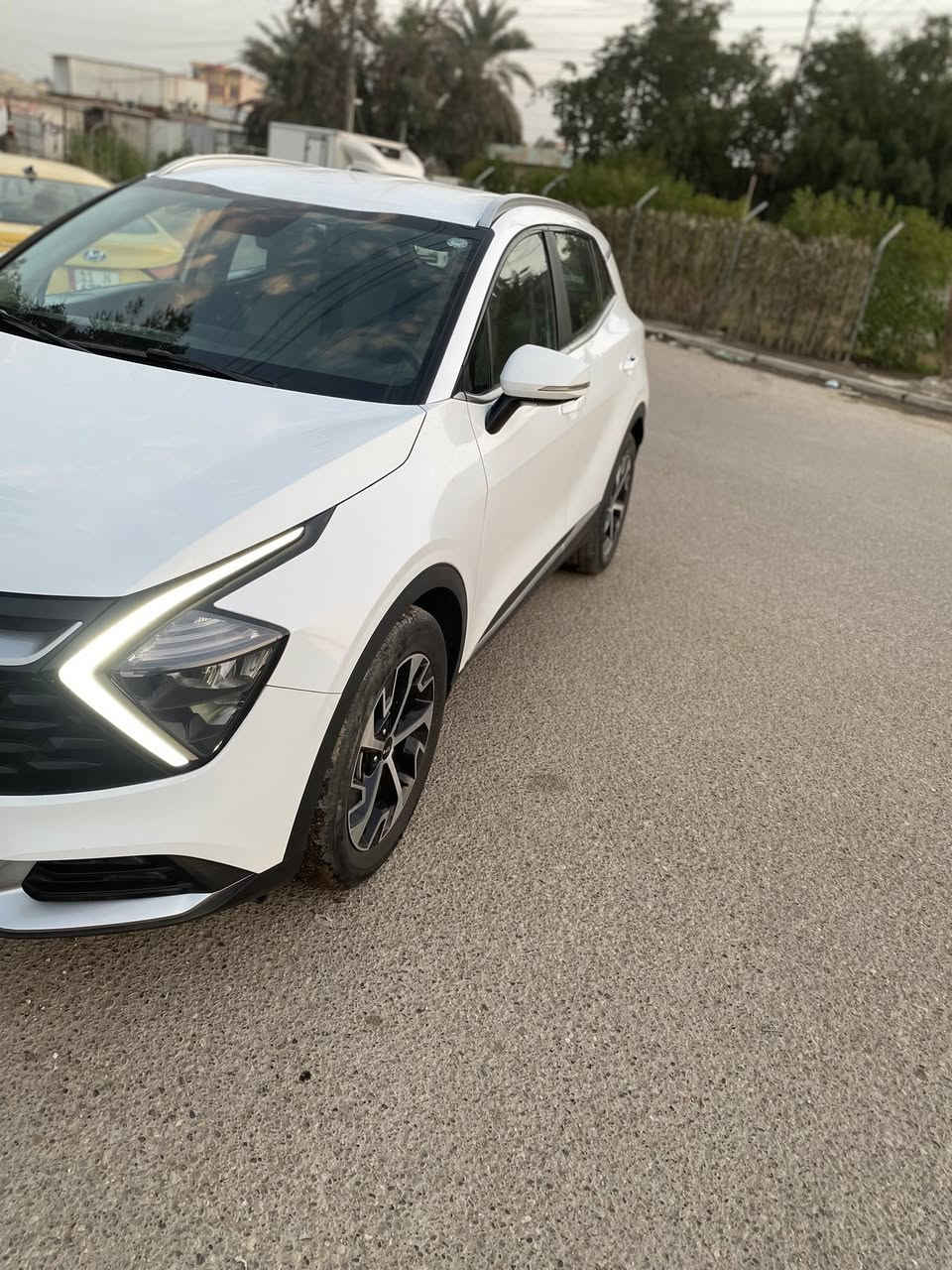 السلام عليكم شباب سبورتج مديل 24 خليجيه كفاله عامه السياره دبل كود السياره ماشيه 37 فقط سونرها موجود بدون مواصفات السياره فقط بصمه 
السعر 200 وبيها مجال بسيط 

العنوان البلديات 
الرقم ***********
