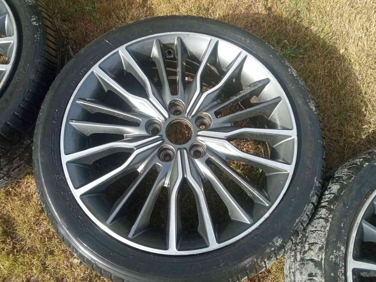 السلام عليكم وين النترا 17 حجم التاير 18 على كل سياره يصير رياضي السعر 500بي مجال ***********
