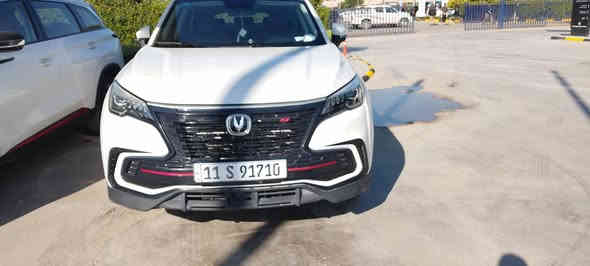 سلام عليكم شانجان cs85 موديل 2022 حره مقفوله قفاله عامه بيه بس بارد شي بصيط سياره  جديده وعلى ايد واحدة ماشيه 58 ضمان سنه كير ومحرك كل نقص مابيه ربع متصرف عليه التراي مالته التركيه تخم تاير جديد يعني ماتصرف عليه وله ربع اطلع بيه اتراي مالته زيرو السعر 25مليون وربع بس بيع فقط ولي ياخذه يترحملي *********** مكان السياره الدوره
