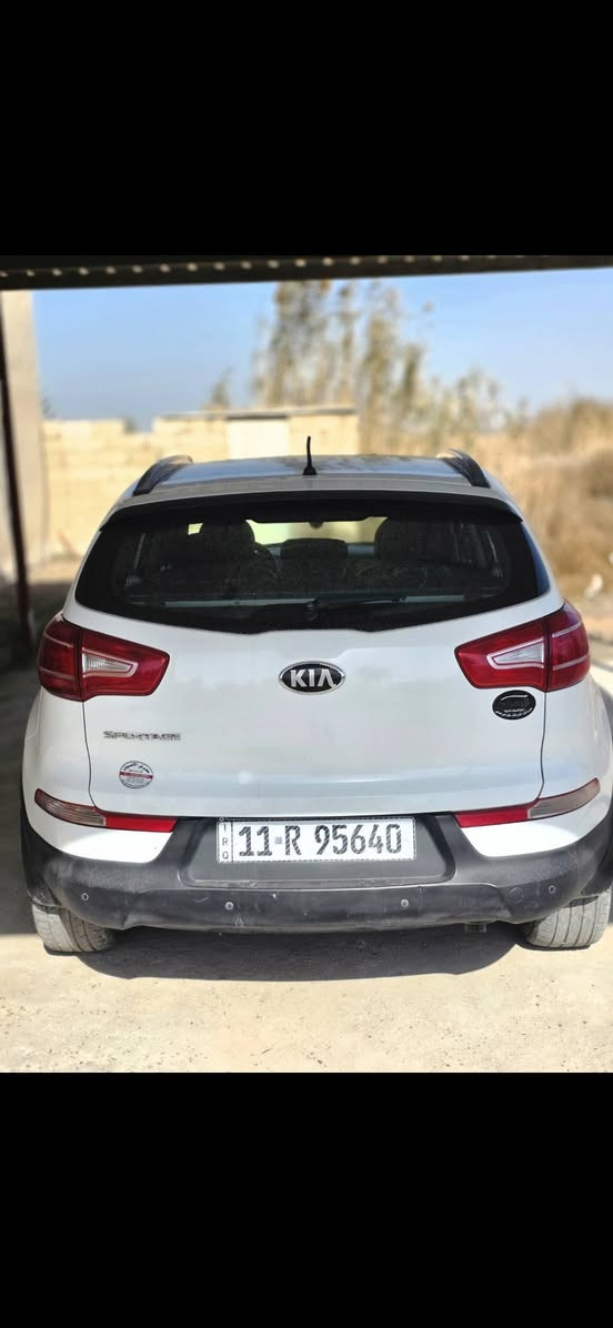 سبورتج2014خليجي رقم بغداد بسمي السيارة كفالة عاااامة 
محرك2000دوش ماشية89الف حقيقي  كير مكينة بلاديات
فول موصفات واحد ع واحد(( السعر 132قفل)) رجائن لا تعاملني لين ما تلكة بهيج سعر بس اني محتاج فلوس 
مكان سيارة بغداد
اي ستفسار ***********
