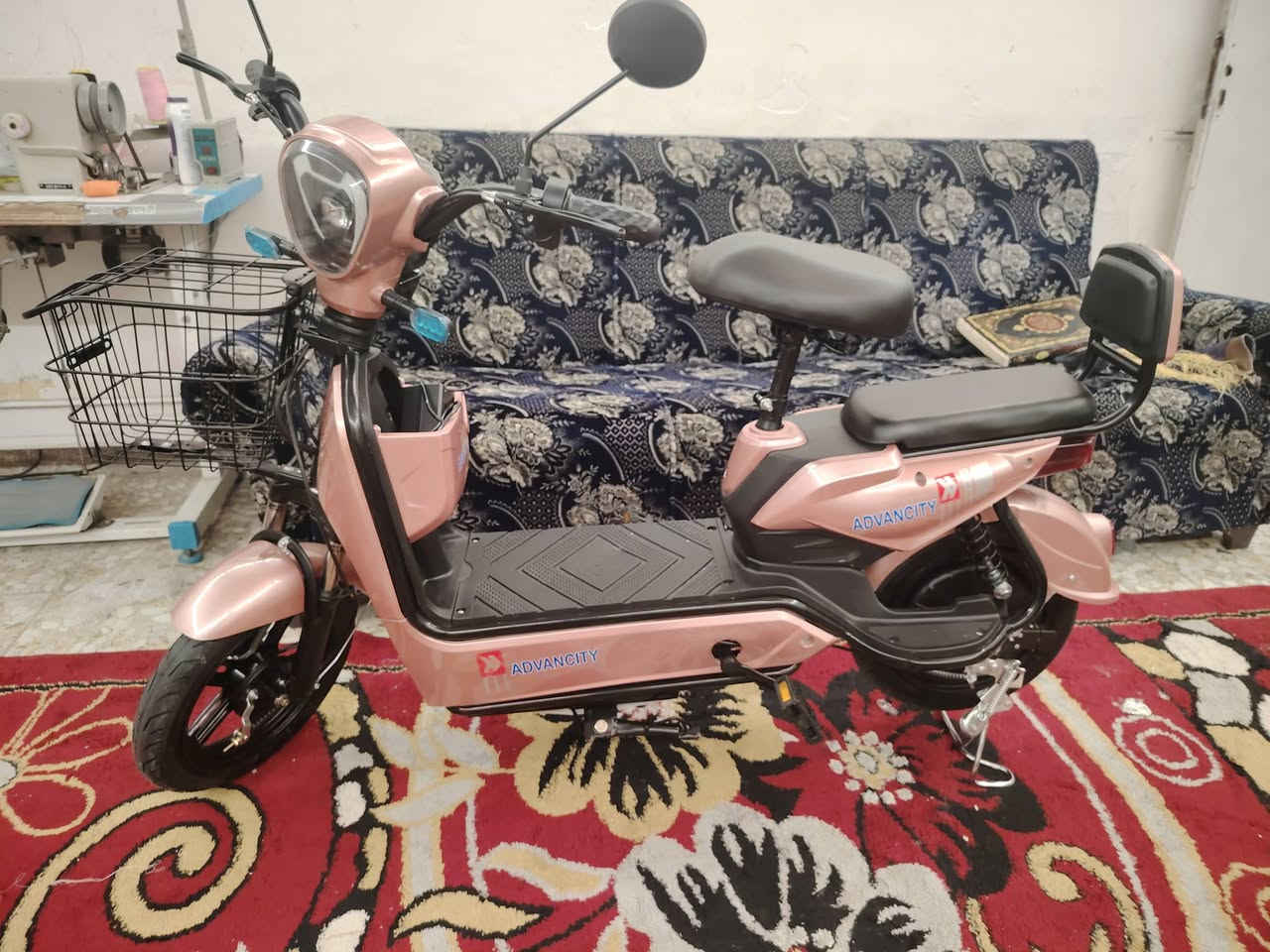 دراجة شحن حجم 14
بطارية ليثيوم
جديده بالكارتونه
بعده ما مشدوده
لون أبيض
سعر 450 الف
***********
بغداد البلديات
نفس الي بالصوره بس لون أبيض موجود
