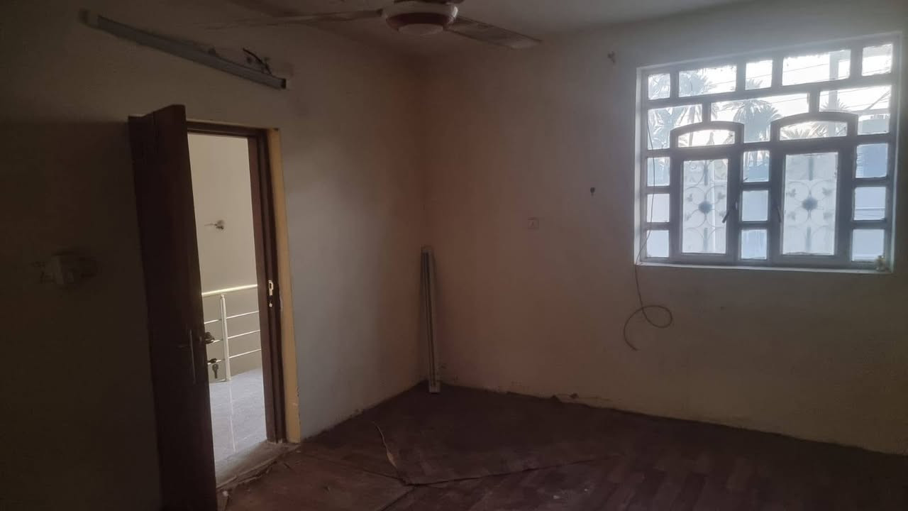 السلام عليكم
بيت ١٣٠م ركن للايجار
نزال جامع الصادق الامين قرب فدك
شارع عريض قريب ع الشارع الرئيسي
للاستفسار واتس***********
