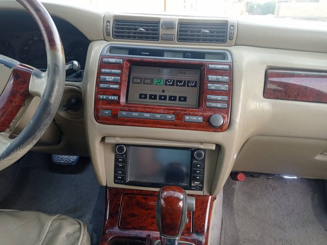 السلام عليكم ملكه للبيع اصولي 
كير ومحرك قبل شهر شادهن +دكمتين +محرك D4الجبير +دبل شاشه 
سياره خطه بغداد نجف 
معامله واصل بيه لنص بس تدفع رسومه يعني جاهزه 
55وبيه مجال حك. الجيه  بيه قماره فقط  
مكاني نجف شارع المطار القديم 
واتساب ***********
