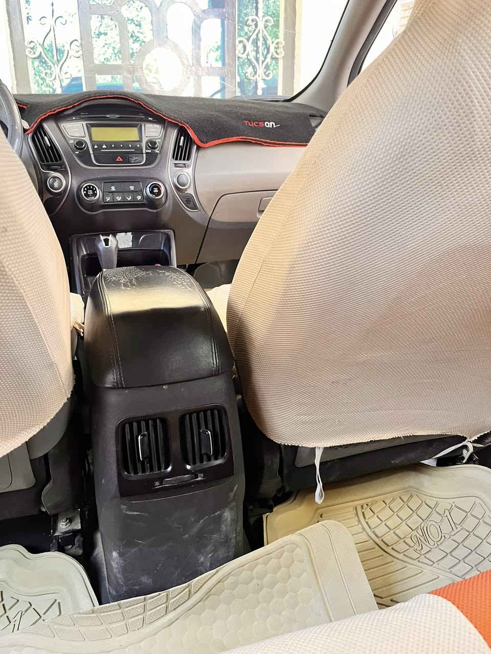 توسان ١٥ للبيع رقم بغداد بسمي مكاني بابل ملاحظات بسيطه جدا بدون حادث بدون تبديل السعر ١٥٢ م ***********
