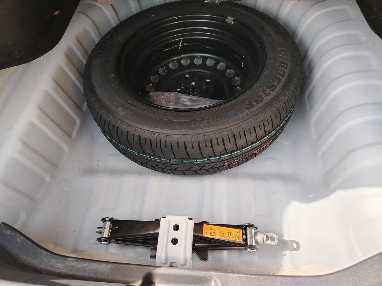 من رخصت الادمن نيسان سني2025مكفوله من كلشي اخت الزيرو ماشيه8900كيلو بسمي 128ورقه وبيه مجال فول مواصفات تحكمات تبريد خلفي بغداد الأمين الثانيه***********
