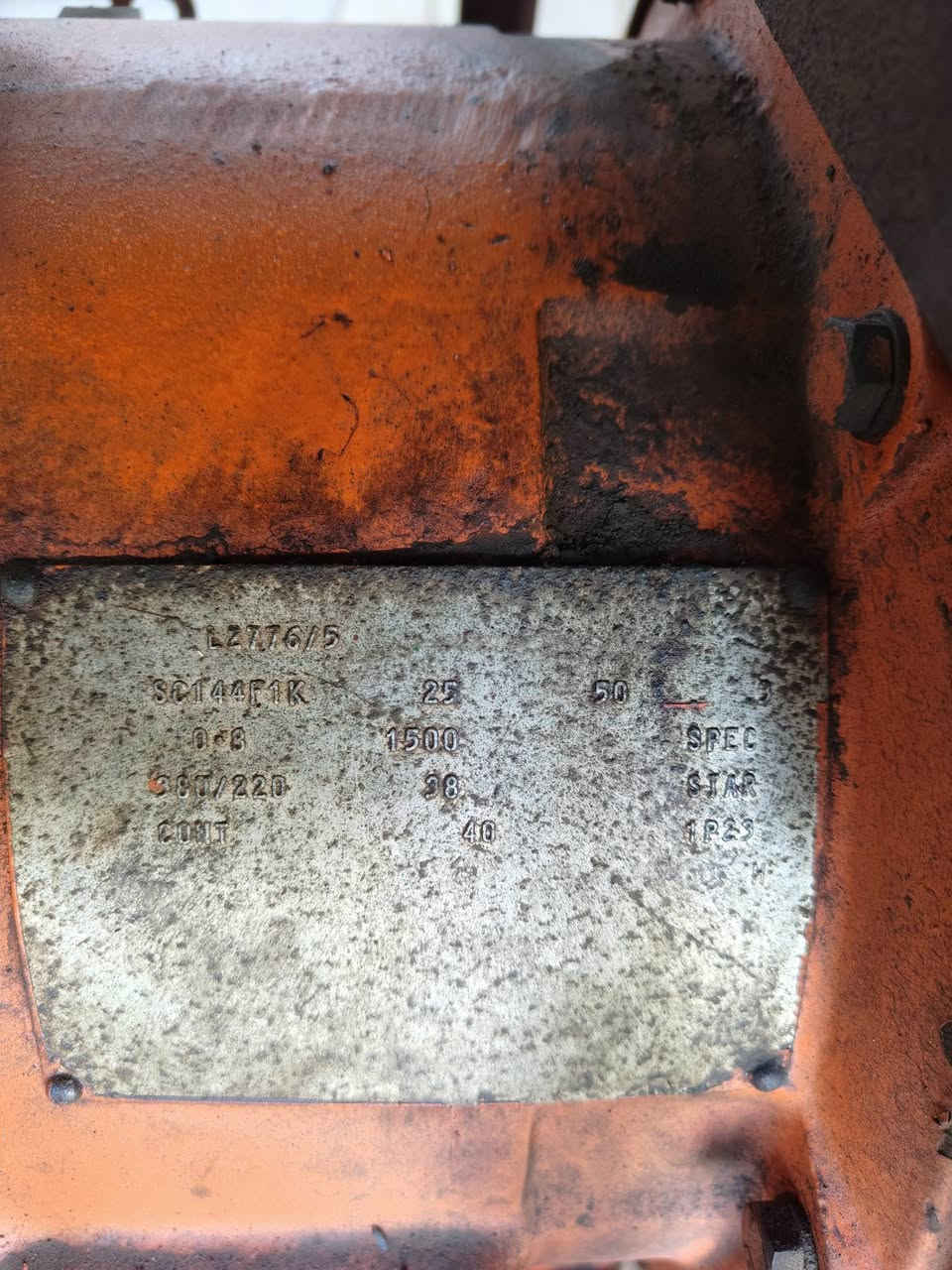 للبيع مولد افيكو ثلاثة بستم 25 كيفي مكفول عالشغل السعر 30 ورقة وبيه مجال
المكان بغداد أطراف أبو غريب 
***********
