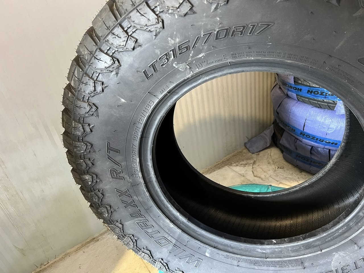 تخم تايرات جيب رانجلر  قياس 315/70R17 نقشة المرغوب  R/T


**إذا كنت صاحب هذا الإعلان وتريد حذفه لأي سبب، رجاءا أرسل رسالة إلى الدعم الفني**