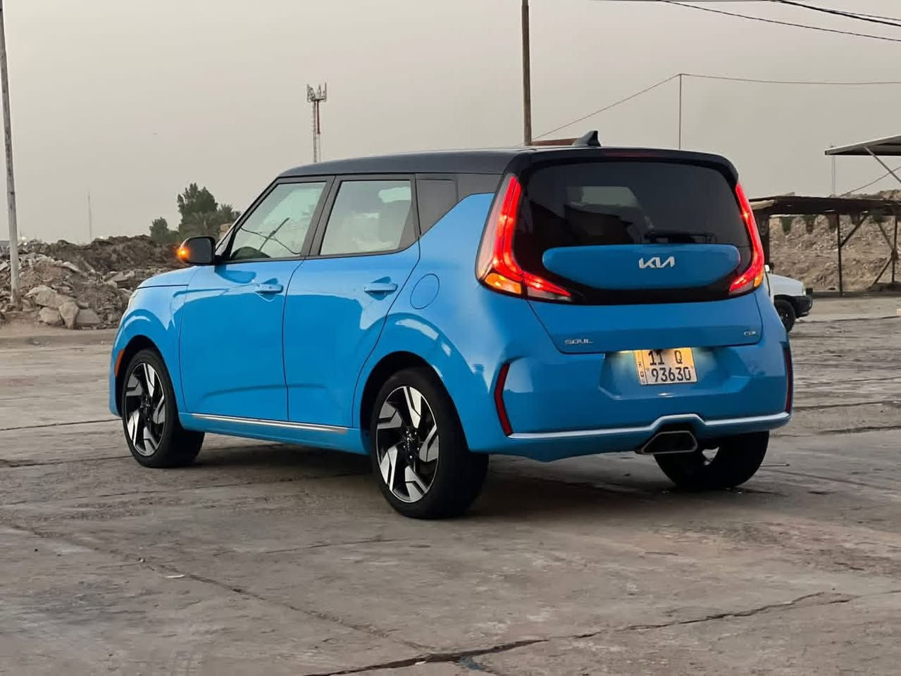 سلام عليكم للبيع كيه صول موديل 2023 فول موصفات جيتي لاين بصمه وشاشه كبيره ولمس كامره دواره رادار مامي وخلفي شغال ورادار يمنه ويسره حساس طارات لد خلفي شغال اشاير بل مري توقف ذاتي انضمه قياده ولكب كروم حجمه 18 حجم المحرك 2000 دوش تشغيل عن بعد نضام ترحيب دواخل صاج اسود ملكي وبيبان ابيض بلادي كشنات جلد مخمل شاحن واير لس تبريد بيانو تحكم جهتين حاكيه مانع نزلاق شاشه كبيره ولمس كامره دواره دبل رف خلفي قماره سوده بلادي السياره مكفوله من الصبغ التبديل والغرق والبارد والشخط كفاله عامه ماعده الجاملغ فقط مرقم بغداد رقم جديد ***********
